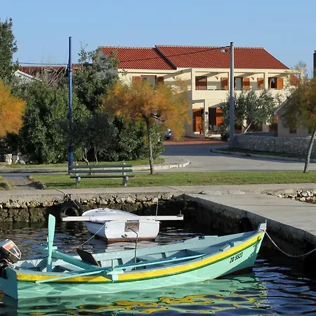 Nin 5666b Appartamento Dračevac